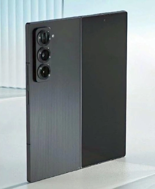 三星 Galaxy Z Fold 特别版手机渲染图曝光，后盖预计为拉丝工艺