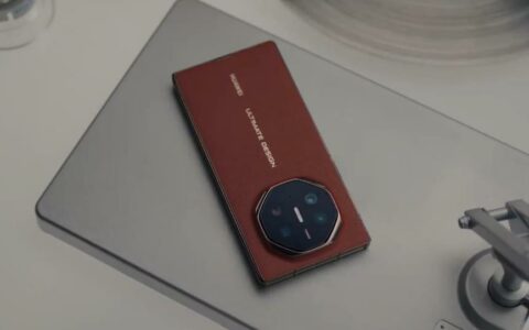 华为Mate XT非凡大师真机曝光：三折设计引领折叠屏新纪元