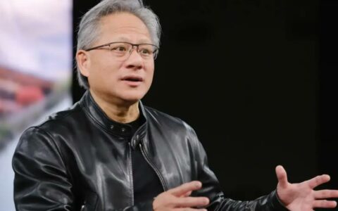 黄仁勋身价达1090亿美元超英特尔市值