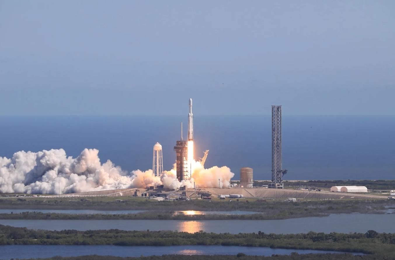 NASA成功发射“欧罗巴快船”探测器，预计2030年探索木星轨道