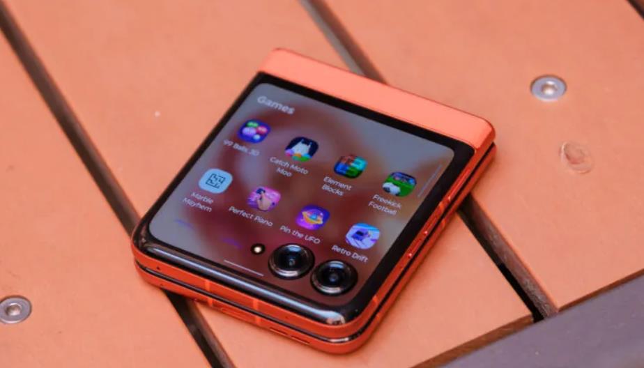 摩托罗拉Razr 2024亚马逊历史新低：仅需449美元，节省251美元！