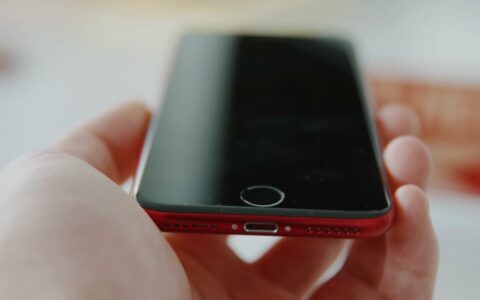 iPhone SE 4传闻：或将迎来双机型与全面设计革新