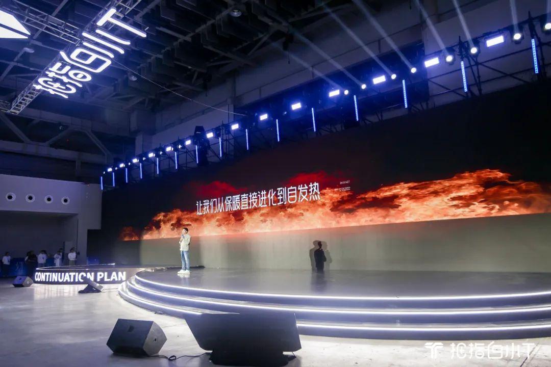 年营收超13亿，白小T如何靠“不务正业”成为受尊重的中国品牌