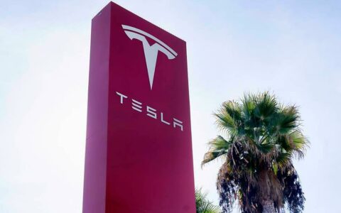 特斯拉马斯克：明年上半年将推低价电动车