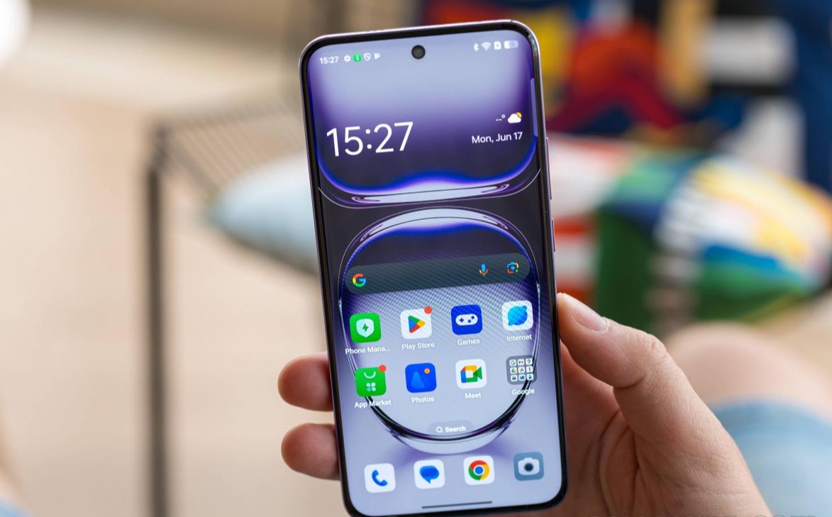 Oppo Reno13 Pro规格爆料：四微曲面LTPO屏与强劲性能