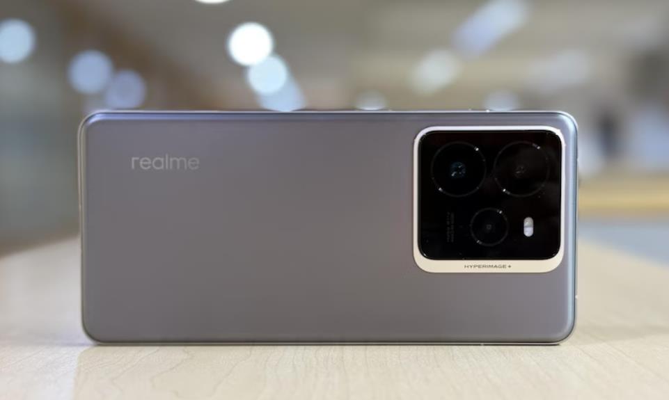 Realme GT7 Pro价格揭晓：高端定位下的价值考量与市场策略