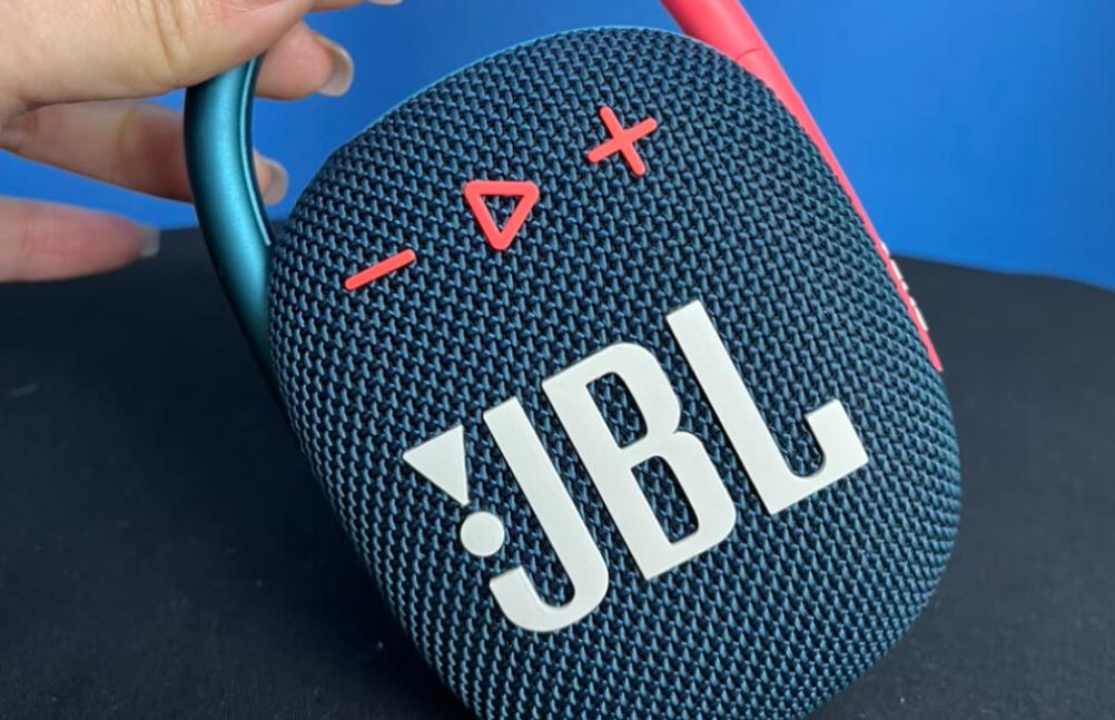 美国亚马逊黑色星期五特惠：JBL Clip 5蓝牙扬声器跌至历史最低价50美元