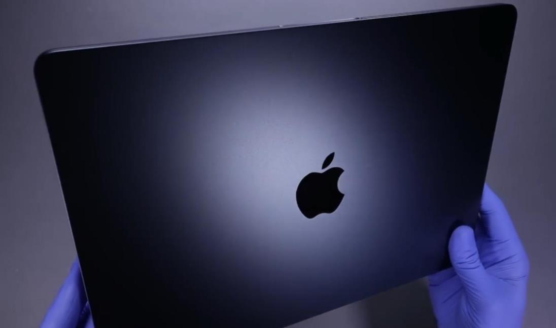 苹果2022款MacBook Air M2美国亚马逊仅需799美元，直降20%！