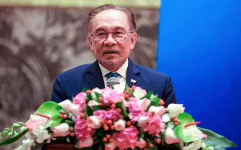 马来西亚总理安瓦尔称华为在砂拉越提供数百个移动站点加速该国数字化转型