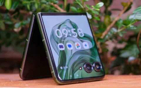 黑色星期五早期优惠：摩托罗拉Razr Plus 2024美国官网999.99美元购机赠279美元Bose QuietComfort耳塞II