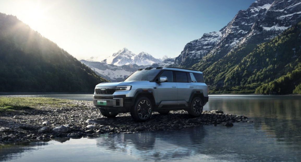 比亚迪方程豹豹8上市  搭载华为智驾打造智能硬派越野SUV