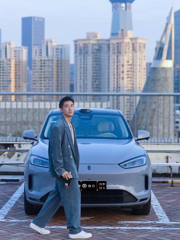 11月买车选什么？问界新M5实力出众还可享45999元福利