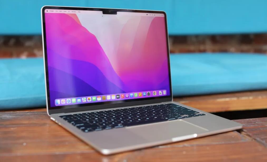美国亚马逊黑色星期五优惠：苹果MacBook Air M2 16GB内存版仅需749美元，直降250美元！