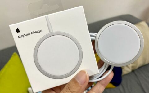美国百思买黑色我星期五特惠：Apple 20W MagSafe充电器仅需44美元，立省14美元