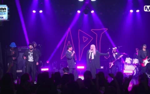 Rosé、Bruno Mars 在MAMA 2024现场合体首演《APT.》！获得“Global Sensation Award”奖项