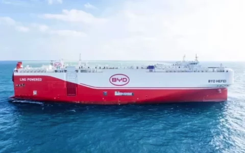 比亚迪第三艘滚装船“BYD HEFEI”顺利交付启航  助力全球出海战略