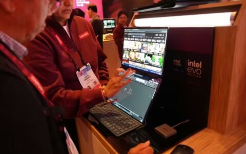 【CES 2025】联想发布新款YOGA Book 9i双屏笔记本，屏占比相比上一代提升2.1%