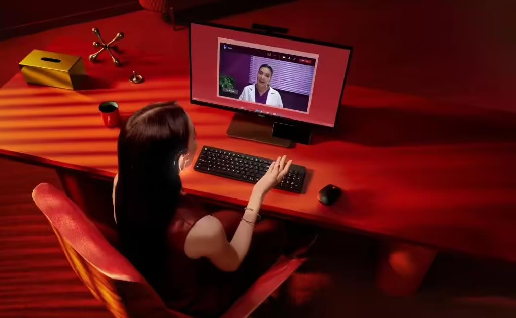 【CES 2025】联想发布新款商务一体机，配备27英寸QHD屏