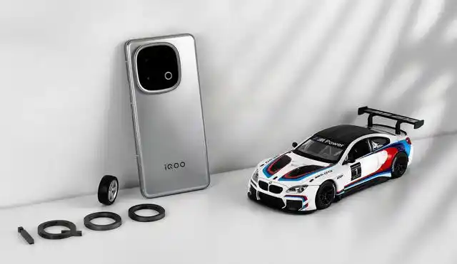 iQOO13到底值不值得买？iQOO13详细评测：性能之光
