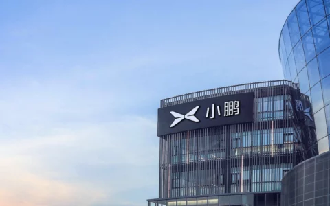 小鹏汽车自动驾驶负责人体验特斯拉 FSD：中美路况差异显著，小鹏更适应中国复杂路况
