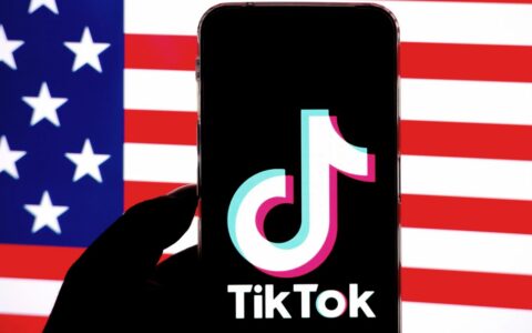 特朗普签署延迟TikTok禁令行政令，威胁不卖TikTok就加税
