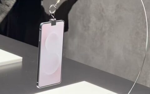 三星Galaxy S25 Edge亮相新品发布会，采用超薄机身设计