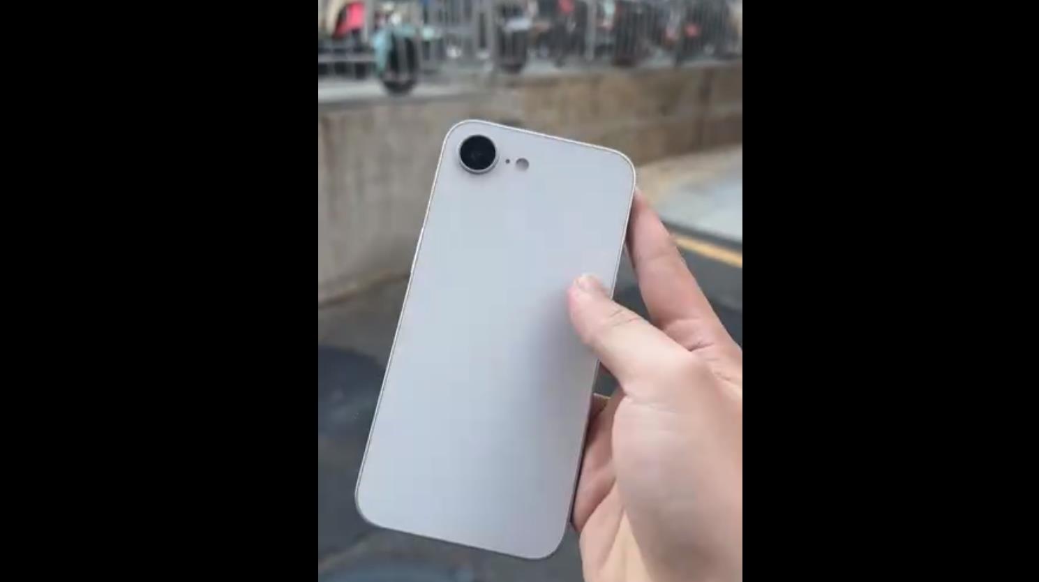 苹果iPhone SE 4机模曝光：刘海屏+后置单摄设计