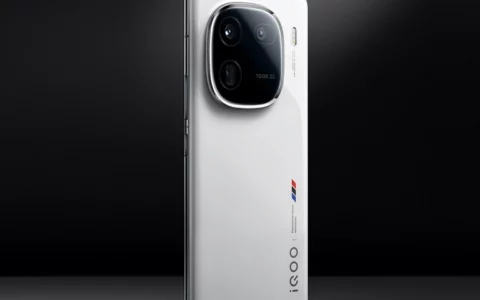 iQOO 12强势回归，骁龙8Gen3+电竞芯片，性能怪兽颠覆旗舰认知！