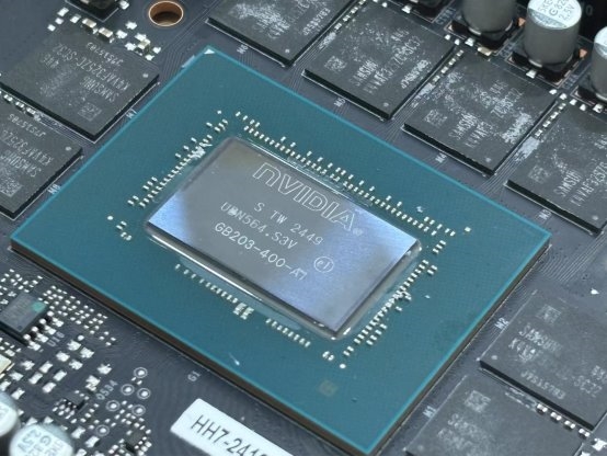 DLSS4性能全力冲锋，耕升GeForce RTX5080炫光OC值得你拥有！