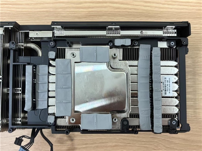 DLSS4性能全力冲锋，耕升GeForce RTX5080炫光OC值得你拥有！