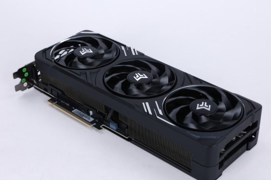 支持DLSS4，从“新”出发|影驰GeForce RTX5080金属大师OC系列测评