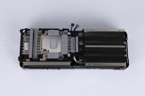 支持DLSS4，从“新”出发|影驰GeForce RTX5080金属大师OC系列测评