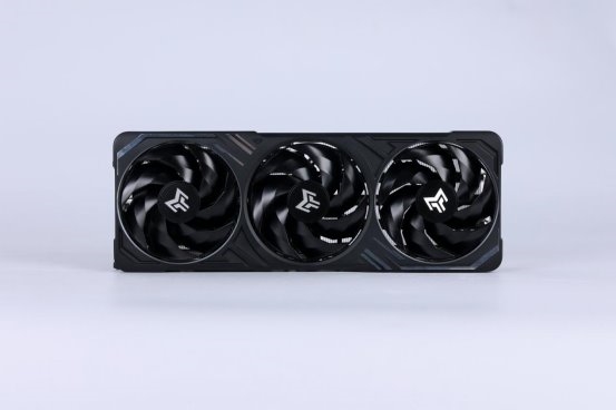 支持DLSS4，从“新”出发|影驰GeForce RTX5080金属大师OC系列测评
