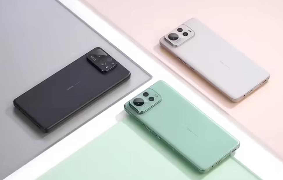 华硕 Zenfone 12 Ultra欧洲开售，5000万像素主摄 + 骁龙 8 至尊版芯片