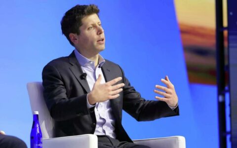 OpenAI CEO阿尔特曼：AI成本骤降，每年成本降至十分之一
