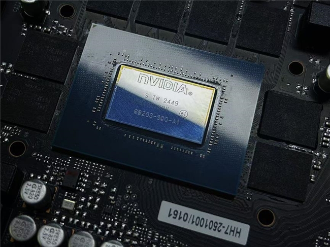 影驰 GeForce RTX 5070 Ti 金属大师 OC评测：DLSS 4超强发挥