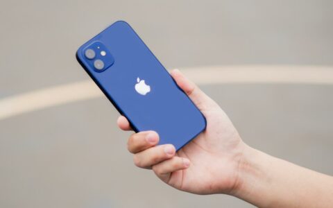 ‌苹果紧急叫停iOS 18.4 Beta 1更新：iPhone 12等机型中招变“砖”