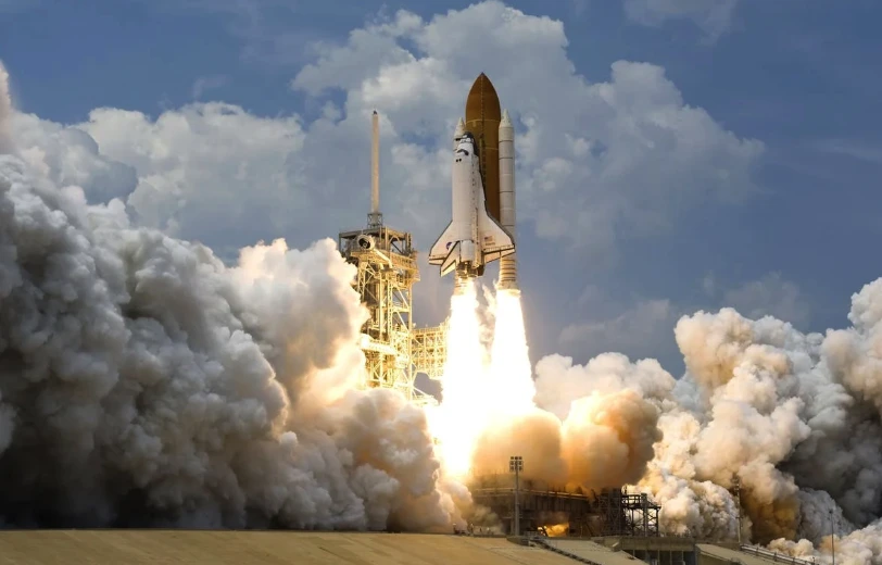 SpaceX 火箭携私人月球着陆器、NASA 轨道器升空