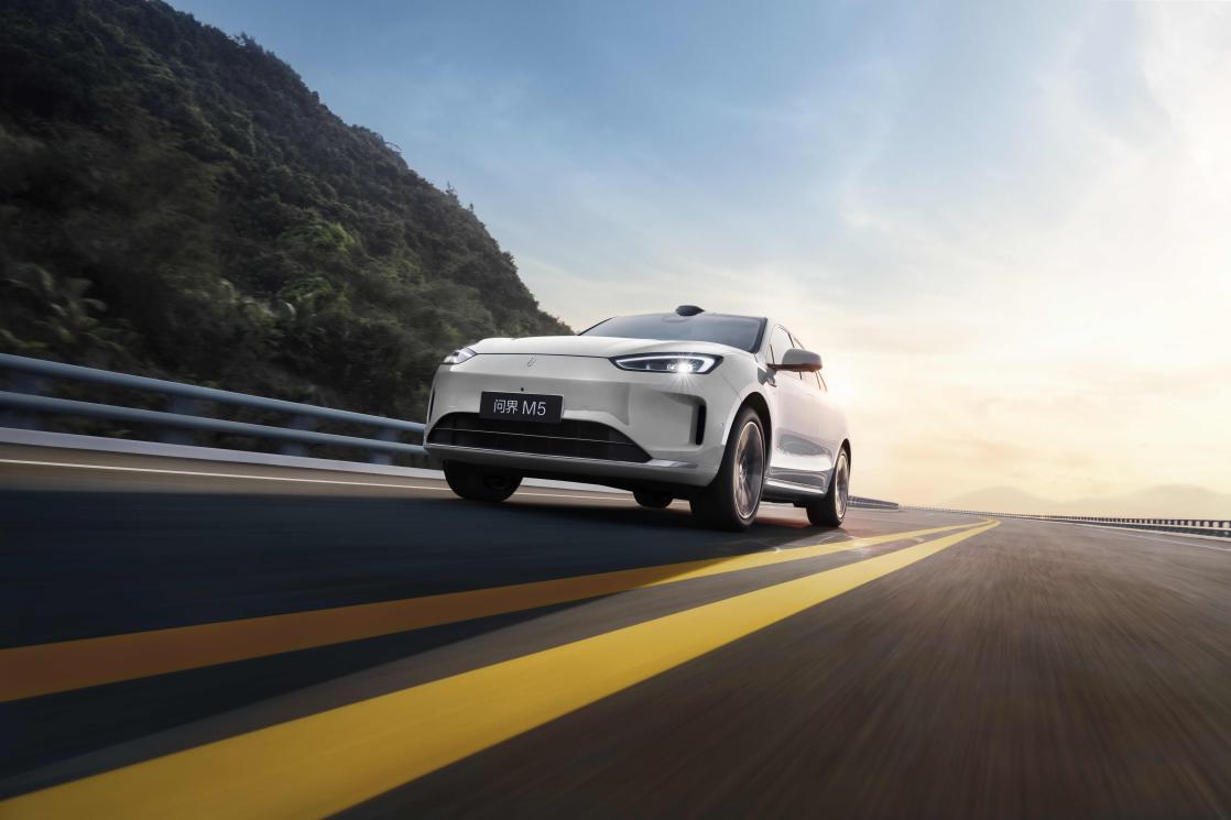 “史上最强问界M5”来袭！问界新M5 Ultra五大升级预售价23.8万元起