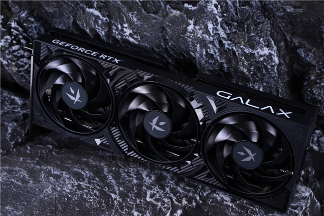 速速拿下这款新卡，影驰RTX 5070 FIRE评测