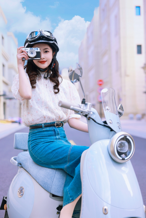 做自己的女明星，绿源 LOOPY 联名骑行搭子给你无限力量