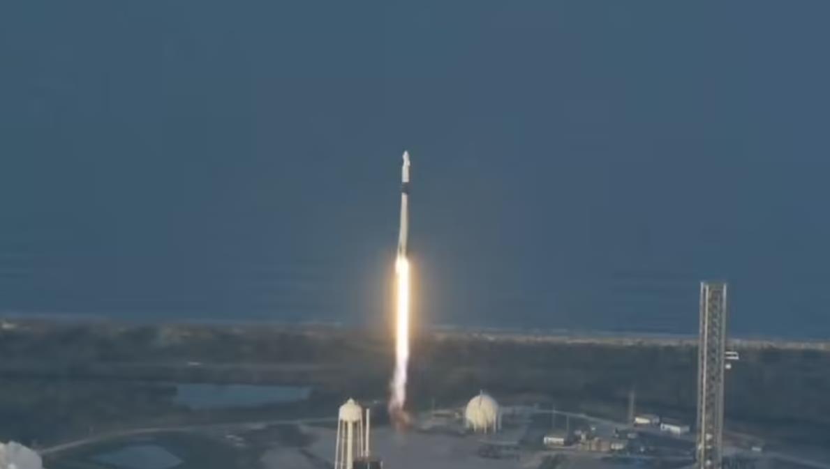 SpaceX成功执行Crew-10载人任务，将接回滞留太空近300天宇航员