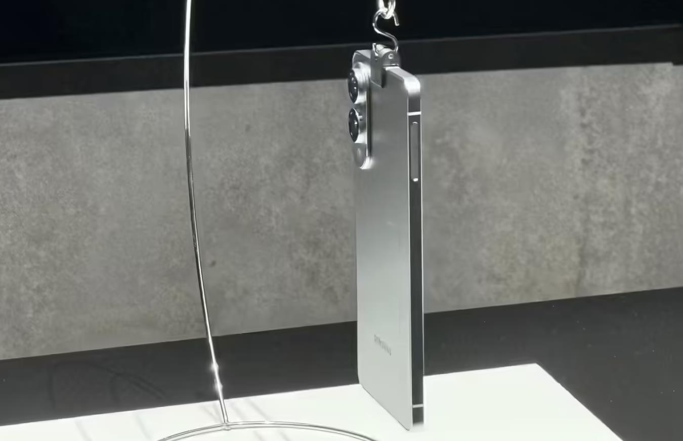 三星Galaxy S25 Edge欧洲售价曝光：钛金属机身配色吸睛，顶配或超1.4万