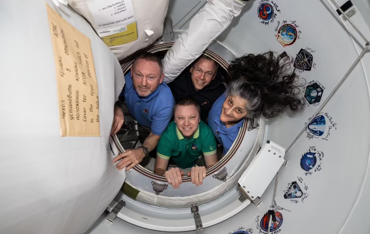 滞留太空9个月终回家！NASA确认两名宇航员18日乘龙飞船返地