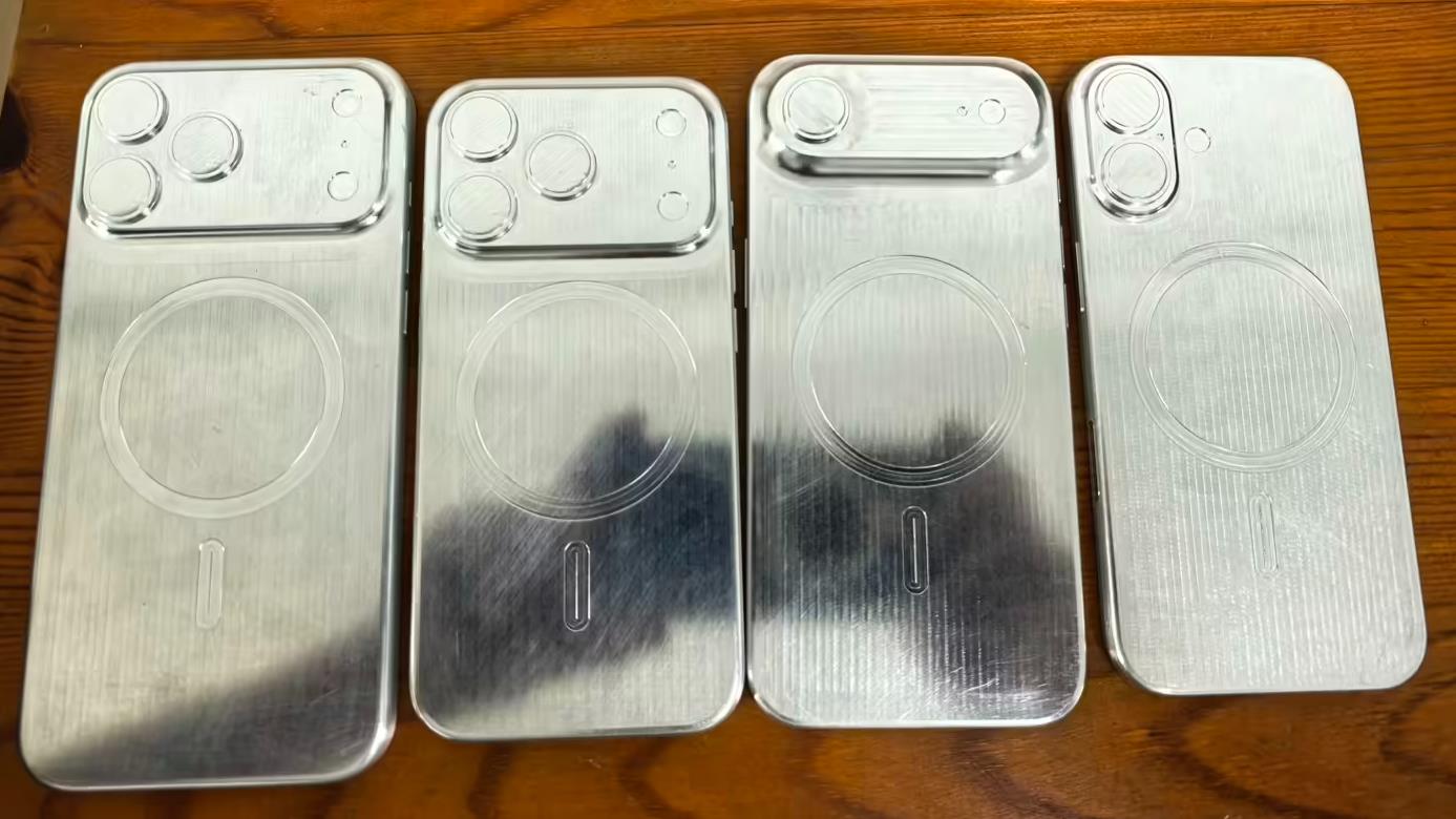 苹果iPhone 17全系模型机曝光：Air版超薄机身+前置镜头左移