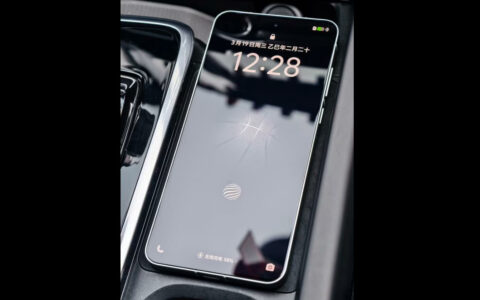 vivo X200S真机首曝：高位指纹+无线充电