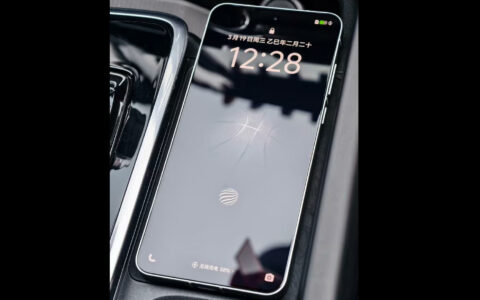 ‌vivo X200s外观公布：对标苹果新机尺寸