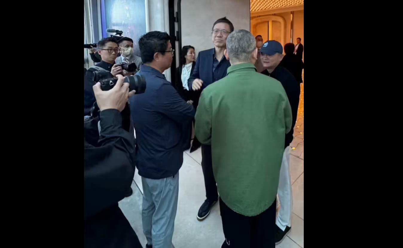 传闻‌马云与邓文迪、章泽天等现身香港名流午宴！