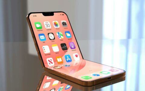 苹果首款大折叠iPhone曝光：定制4:3屏，预计2026年量产