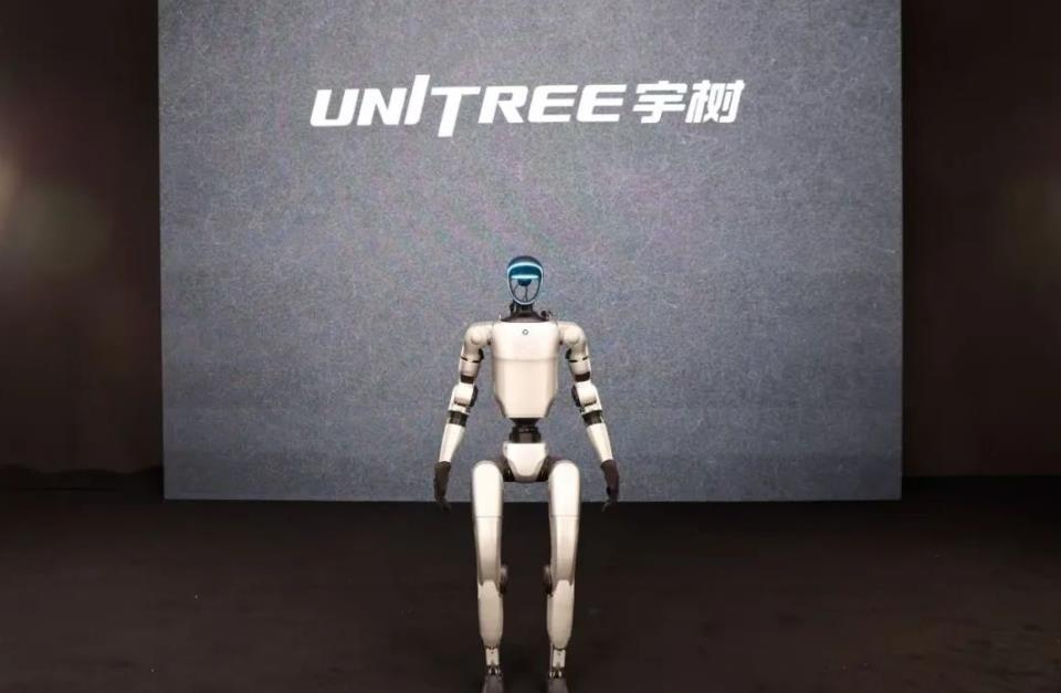 宇树机器人1分钟售机器狗超百万，直播带货现场竟和人类"抢饭碗"